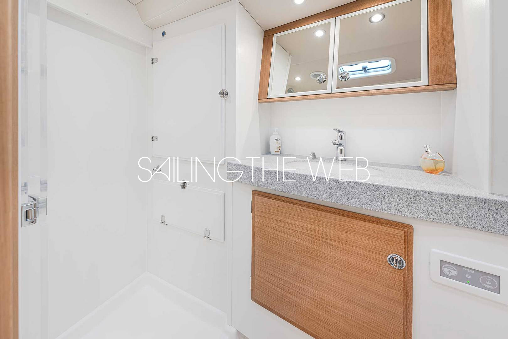 Hallberg rassy 50 Fore bathroom Hallberg rassy 50 Fore bathroom